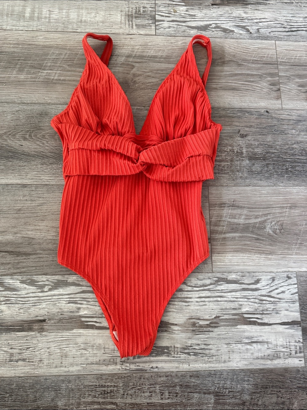 Cupshe Textured One-Piece Swimsuit with Twist Front